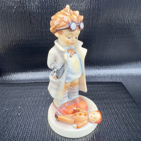 Hummel The Doctor Figurine Goebel Boy with goggles W Germany Puppendoktor VTG - Picture 10 of 11